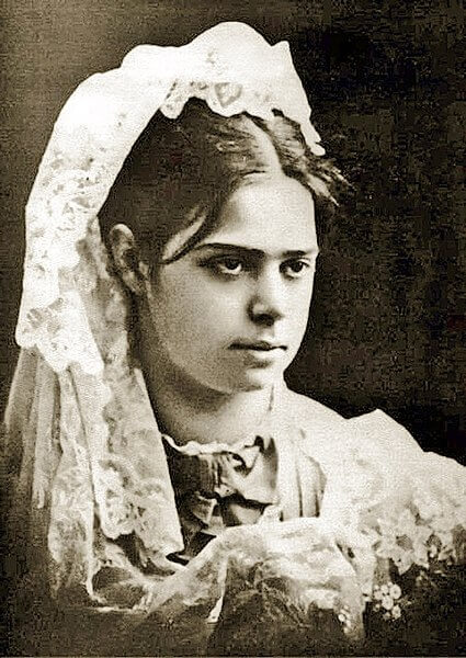 1881 photograph of Russian opera singer Evlalia Kadmina. Public domain.