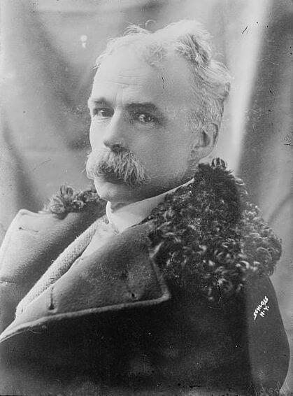 1911 photograph of Julian Hawthorne.